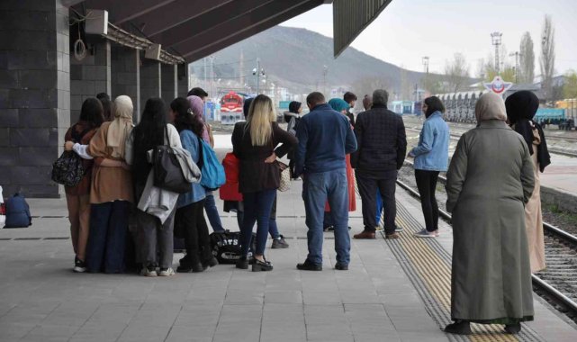Doğu Ekspresi'nde bayram yoğunluğu