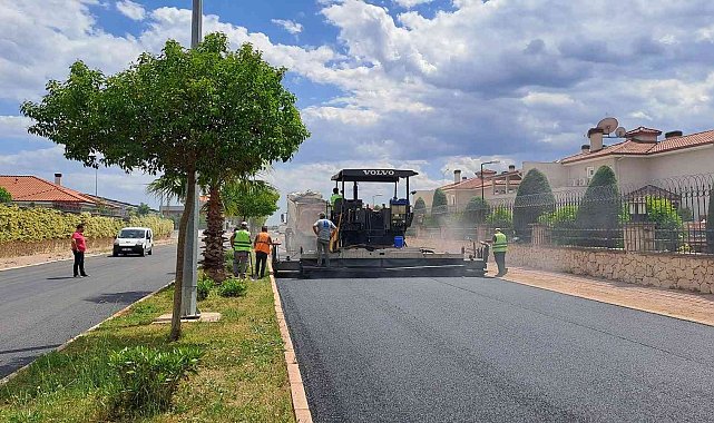 Döşemealtı Belediyesi, ilçeyi modern yollara kavuşturuyor