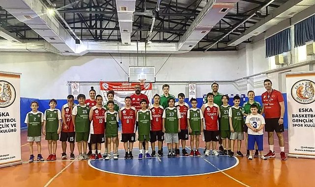 Down Sendromlular Basketbol Milli Takımı Eska Spor ile dostluk maçı yaptı