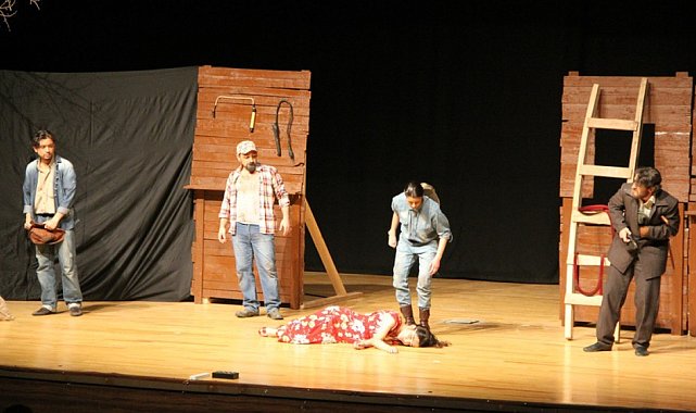 DPÜ Tiyatro Topluluğu "Fareler ve İnsanlar" oyununu sahneledi