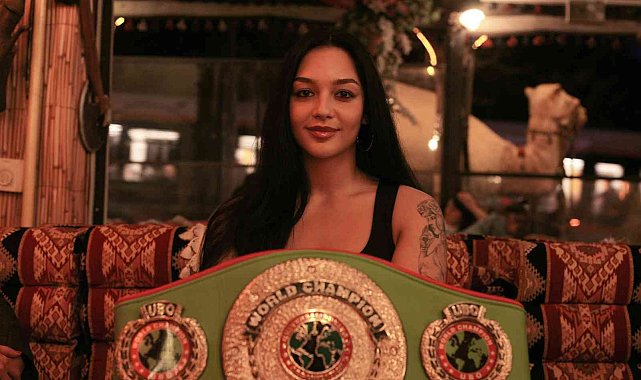 Dünya şampiyonuna davullu zurnalı karşılama