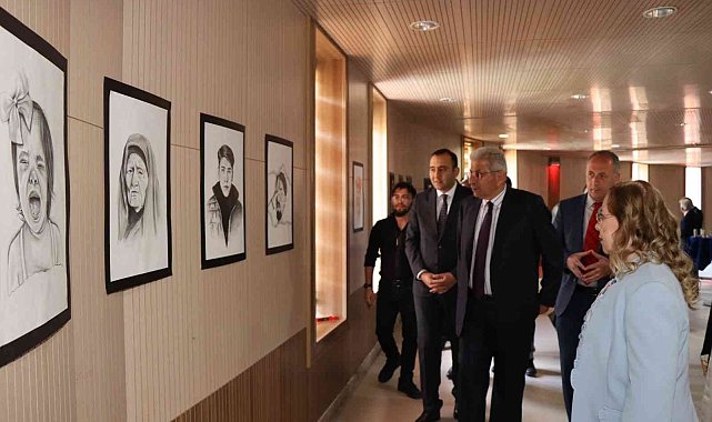 Duyguların kara kalem resim sergisi açıldı