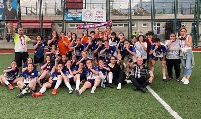 Düzce Kadın Futbol takımı 2. Lig&#039;e yükseldi