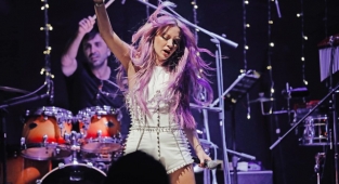 Ece Seçkin'den Sert Tepki