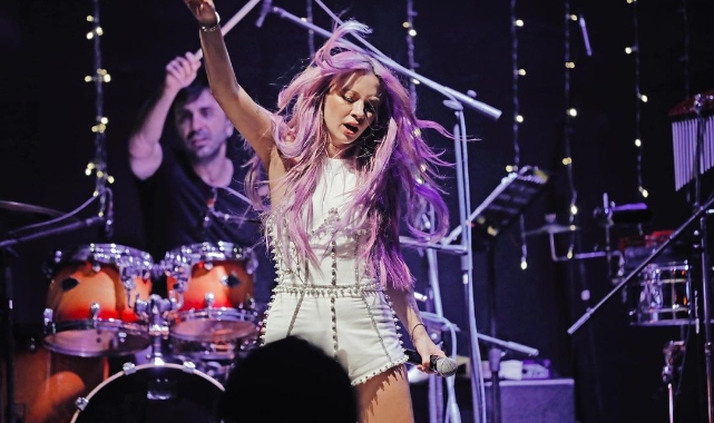 Ece Seçkin&#039;den Sert Tepki