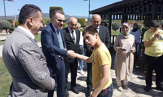 Edremit'te Engelliler Haftasında anlamlı etkinlik