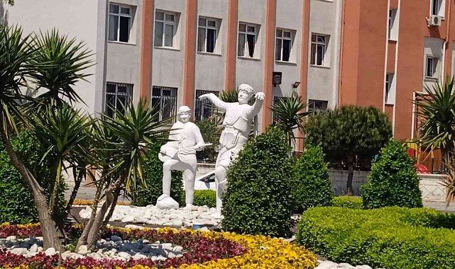 Efe heykelinin bakımı yapıldı