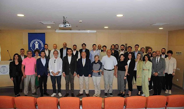 EGİAD, "Sadık Bey Yalıların Dili Olsa" romanının yazarını ağırladı