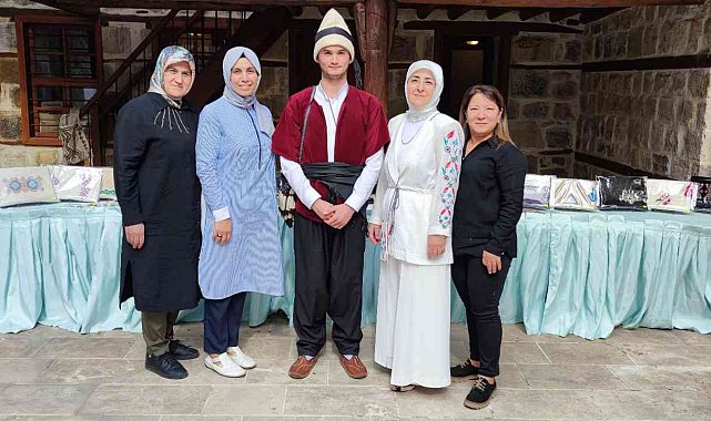 El emeği göz nuru çantalar satışa çıktı