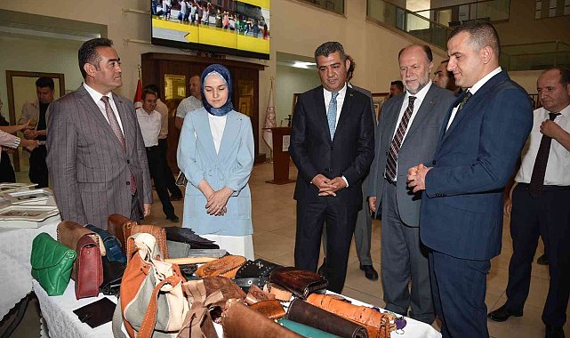 El emeği göz nuru eserlerini sergilediler