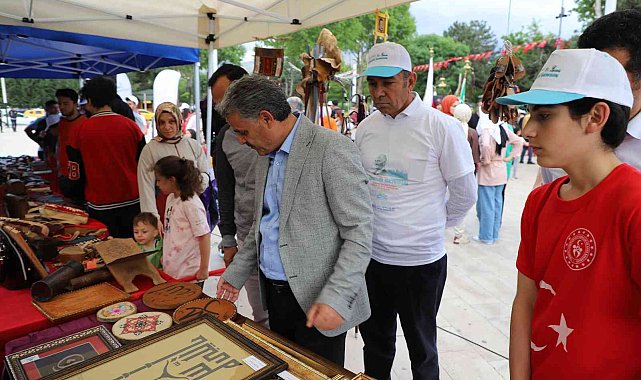 El sanatları sergisine ilgi