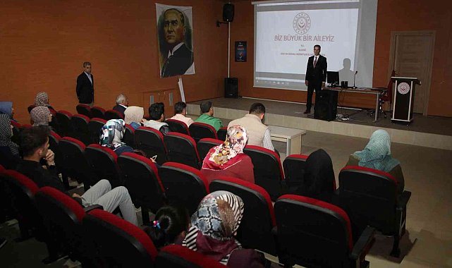 Elazığ'da ailelere 'Değerler Eğitimi' eğitimi verildi
