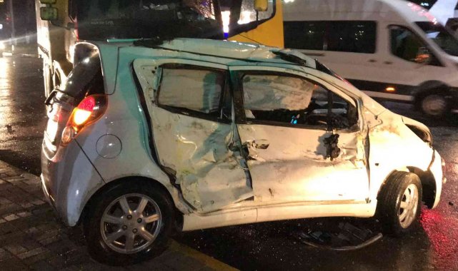 Elazığ'da kamyon ile otomobil çarpıştı: 1 yaralı