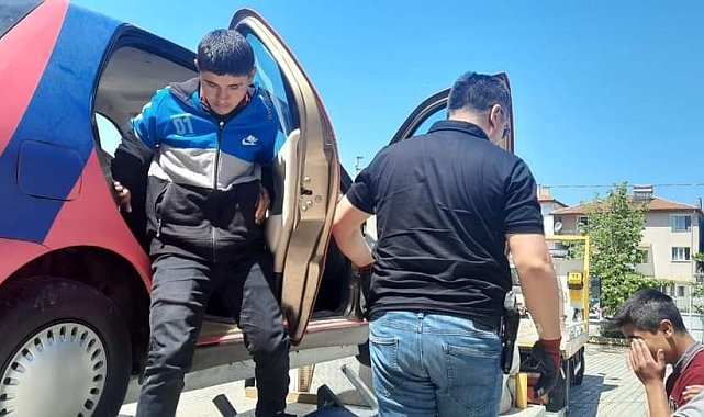 Emniyet kemerinin önemi simülasyon aracıyla anlatıldı