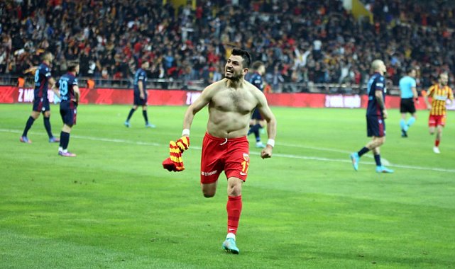 Emrah Başsan takımını sırtladı