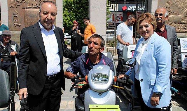 Engelli vatandaşlara 84 akülü, 50 tekerlekli sandalye dağıtıldı