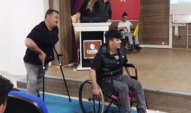 Engelliler ve anneleri engelli farkındalığını anlattı