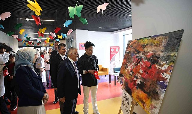 Engelsiz Yaşam Merkezi'nde engeller aşılıyor