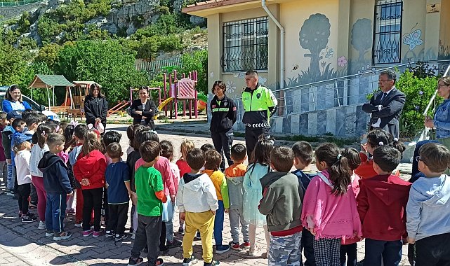 Ermenek'te anaokulu öğrencilerine trafik eğitimi verildi