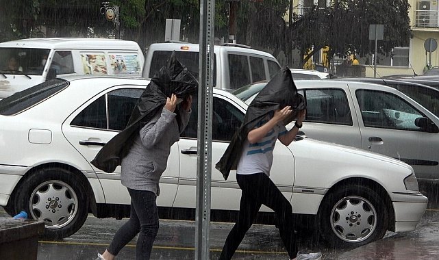 Erzincan ve Bayburt'ta gök gürültülü sağanak bekleniyor