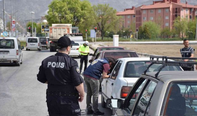Erzincan'da bayram öncesi 'Türkiye Güven Huzur' uygulaması