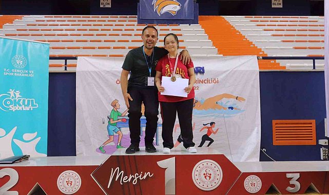 Erzincanlı down sendromlu sporcu masa tenisinde Türkiye şampiyonu oldu