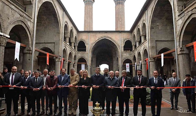 Erzurum'da 'Oltu Taşı' sergisi açıldı