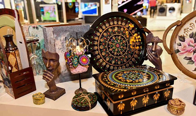 Esenyurt'ta Anneler Günü'ne özel sergi