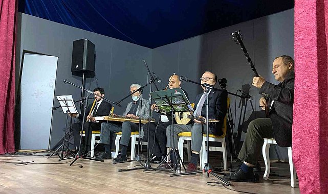 Eski Bakan Başesgioğlu&#039;ndan Abdurrahmanpaşa Lisesi için devlet övünç madalyası talebi