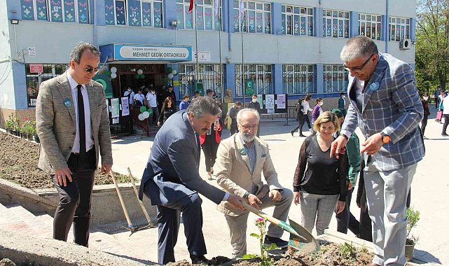 Eskişehir Mehmet Gedik Ortaokulu'nda 'Türkiye Bağımlılıkla Mücadele Programı' etkinliği