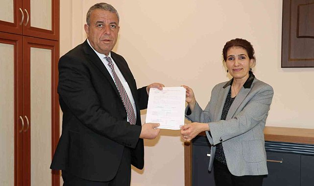 Esnaf Odaları Birlik Başkanı Öztürk, mazbatasını aldı