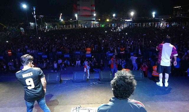 Eypio, Uşaklı hayranlarına unutulmaz bir gece yaşattı