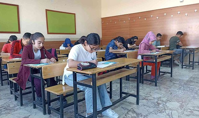 Eyyübiye&#039;de 7 bin öğrenci LGS deneme sınavına katıldı