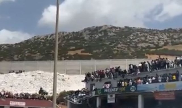 Faciadan dönülen balkon çökmesinde panik anları kamerada