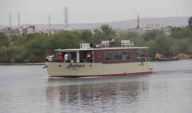 Fırat Nehrinin eşsiz güzelliği tekne turu ile gezildi