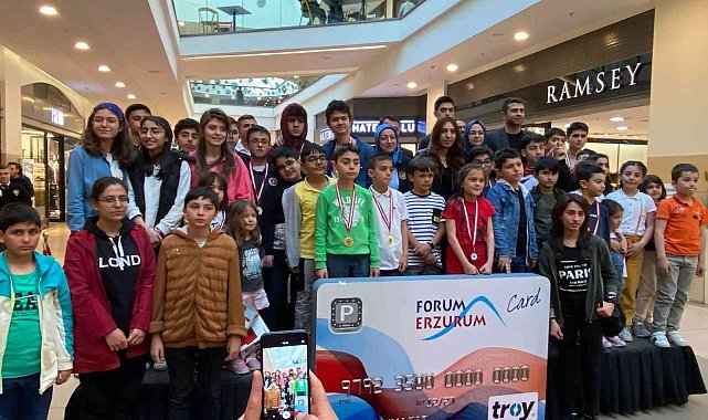 Forum Erzurum&#039;da geleneksel satranç turnuvası