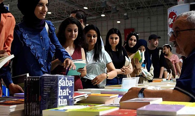 Gaziantep Kitap Fuarı'nda 3 milyon kitap görücüye çıktı