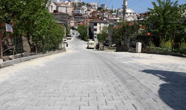 Gebze Topal Osman Ağa Caddesi, kilitli parke taşı ile yenilendi