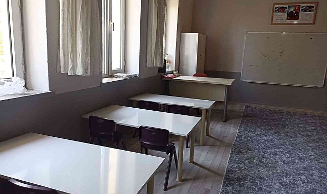 Gediz'de 8 okulda alt yapı ve eğitim ortamlarını zenginleştirme çalışması yapılıyor