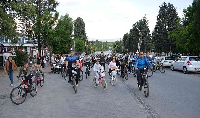 Gediz'de "Sağlık için bir pedalda sen çevir" etkinliği