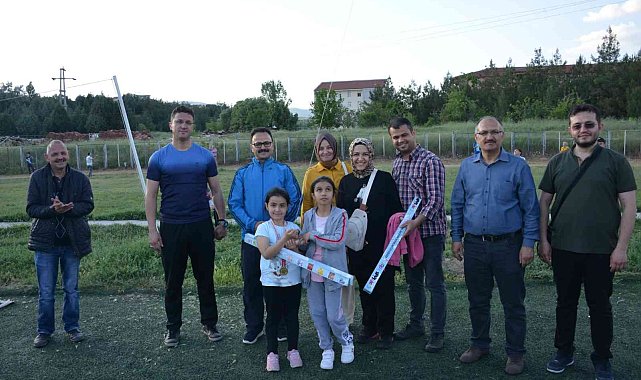 Gediz'de uçurtma şenliği düzenlendi