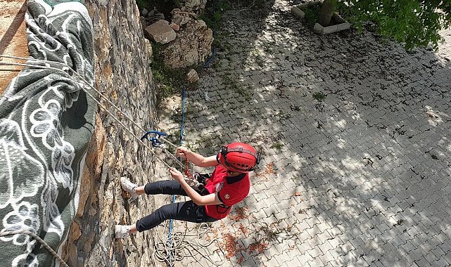 Geleceğin acil yardım ve afet ekiplerine uygulamalı eğitim