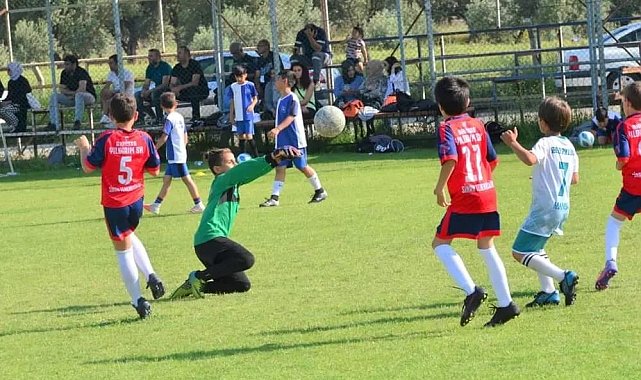 Geleceğin futbolcuları Yunusemre Hazırlık Turnuvasında buluştu