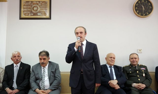 Geleneksel bayramlaşma programı Tuzcuzade Mahalle Odası'nda gerçekleştirildi