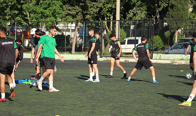 Genç horozlar grup finalleri için hazırlıklara başladı