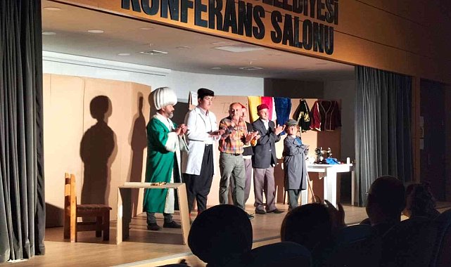 Gençlerin gösterisi büyük alkış aldı