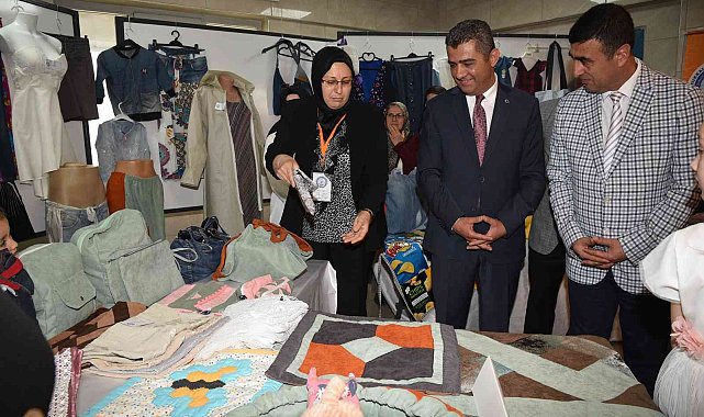 Geri dönüştürülen malzemelerden yapılan eserler görücüye çıktı