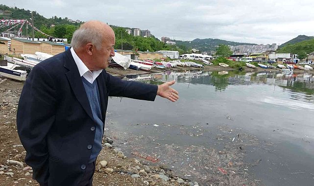 Giresun'da Aksu balıkçı barınağındaki balıkçılar kirlilikten şikayetçi