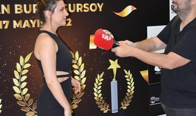 Girişimci Özdemir, 'Yılın En İyi Çıkış Yapan Yaşam Koçu' ödülüne layık görüldü