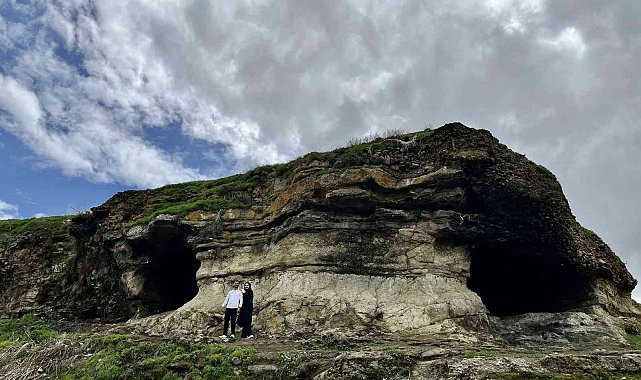 Gözü andıran mağara ilgi gördü